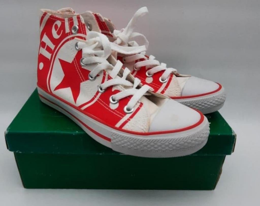 Vintage Heineken Sneakers oud logo rode kleuren! Mt 39 NIEUW, Verzamelen, Biermerken, Ophalen of Verzenden, Nieuw, Kleding, Heineken