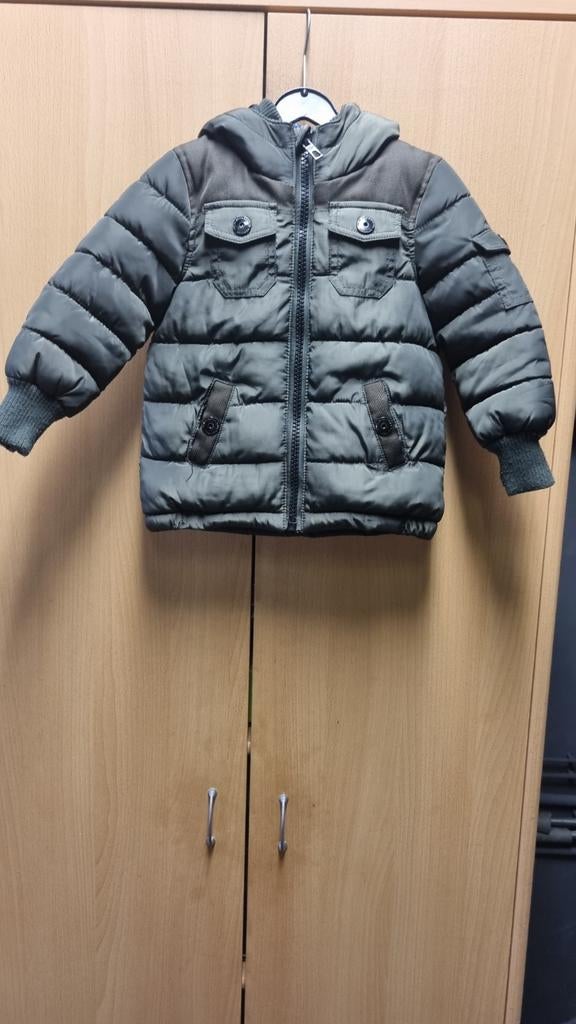 Hema legergroene winterjas met muts maat 86/92, Kinderen en Baby's, Babykleding | Maat 86, Gebruikt, Ophalen of Verzenden, Jasje