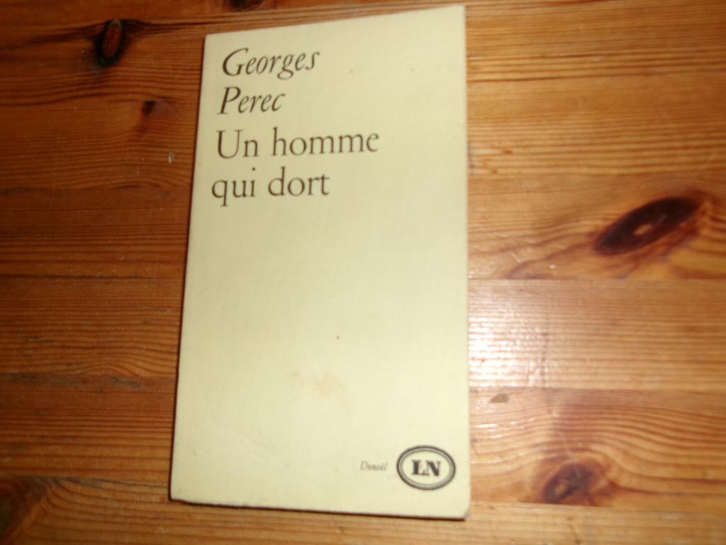 Georges Perec - Un homme qui dort, Boeken, Ophalen of Verzenden, Gelezen