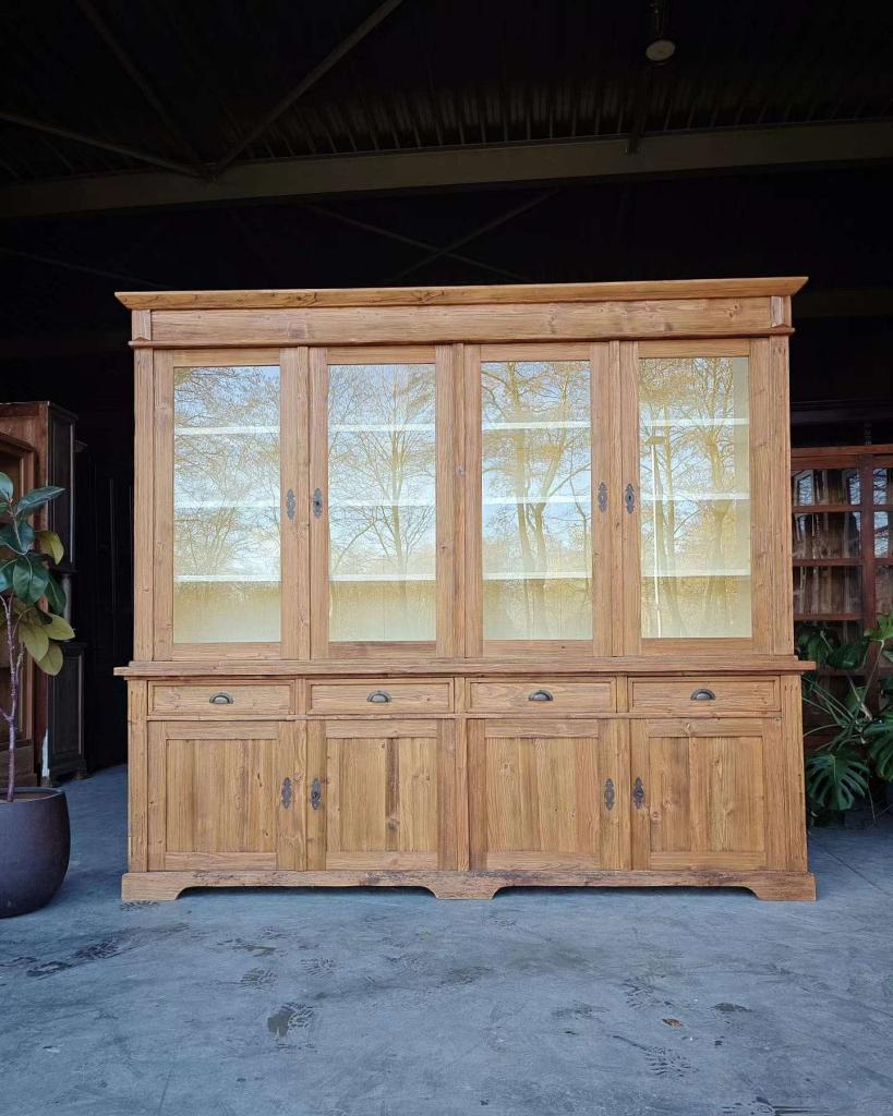 Antieke grenenhouten winkelkast | Brede winkelvitrine #2579, Antiek en Kunst, Antiek | Meubels | Kasten, Ophalen of Verzenden