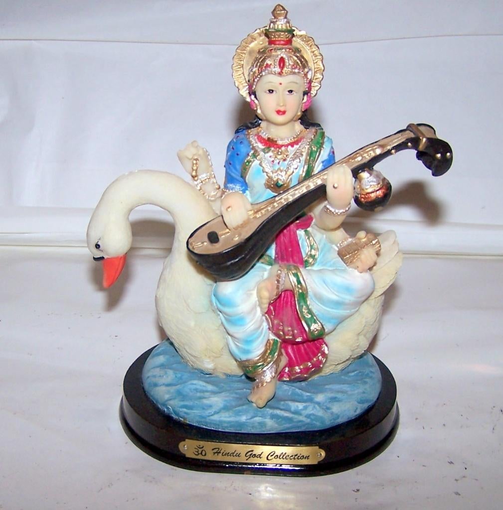 Prachtig beeld Hindoestaande God Sarasvati. H. 14cm. Nieuwst, Ophalen of Verzenden, Zo goed als nieuw, Beeld(je), Hindoeïsme