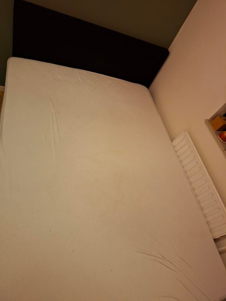 Boxspring 140 breed gratis ophalen. Liefst morgen na 13:00 o, Huis en Inrichting, Slaapkamer | Boxsprings, Ophalen of Verzenden