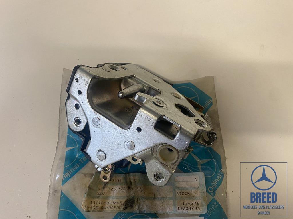 NOS slotmechaniek rechtsvoor voor Mercedes-Benz W126 sedan, -, Nieuw, Ophalen of Verzenden, -