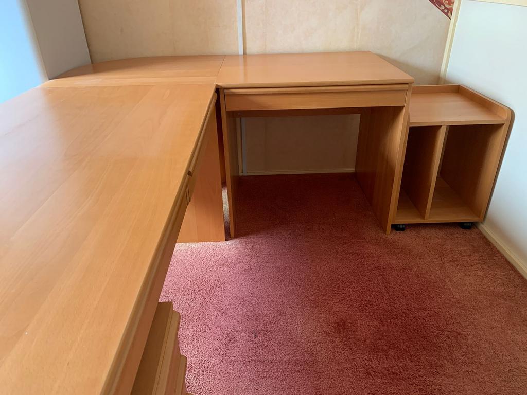 Hoekbureau Anton van Ikea, Ophalen, Gebruikt