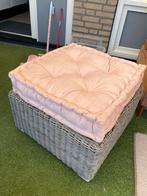 Rieten grote poef, Gebruikt, Rond, Minder dan 50 cm, Ophalen of Verzenden