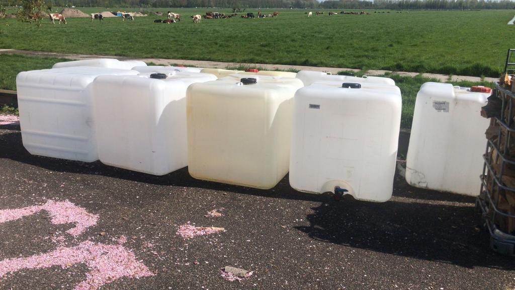 IBC container/vaten, Tuin en Terras, Regentonnen, 150 liter of meer, Ophalen of Verzenden, Zo goed als nieuw
