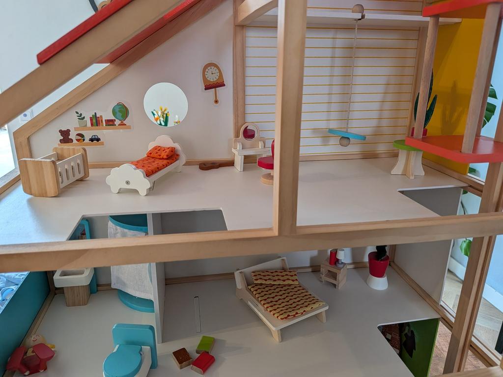 Houten poppenhuis, Ophalen of Verzenden, Zo goed als nieuw, Poppenhuis