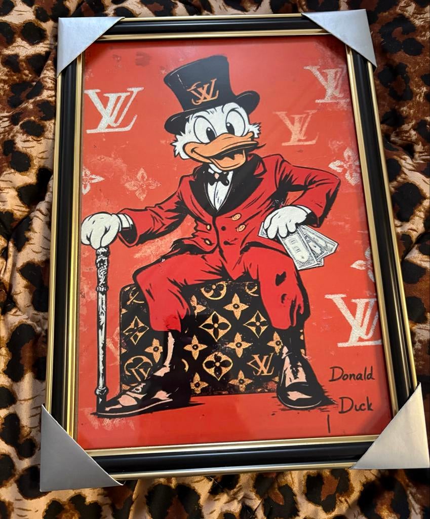 Donald Duck Louis Vuitton Schilderij - Ingelijst, Ophalen of Verzenden, Nieuw, Overige materialen, 50 tot 75 cm