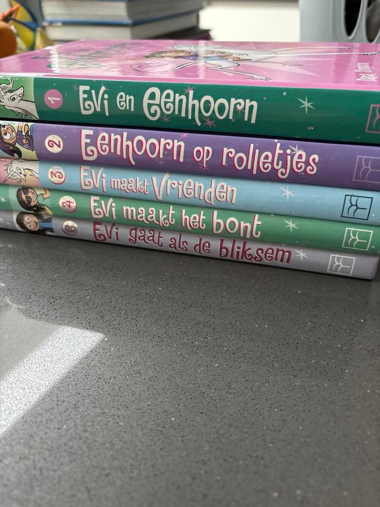 Evi en de Eenhoorn serie boeken - Deel 1, 2, 3, 4, 6, Boeken, Ophalen of Verzenden, Gelezen, Fictie algemeen