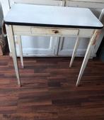 Vintage tafeltje, Ophalen