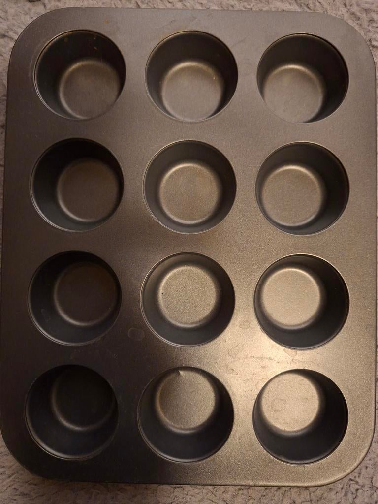 Bakvorm voor 12 mini muffins., Ophalen of Verzenden, Metaal, Grijs, Overige merken