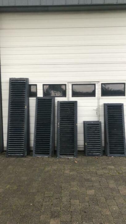 Prachtige massief merantie set (23) Louvre raamluiken, Doe-het-zelf en Verbouw, Deuren en Horren, Zo goed als nieuw, Hout, Ophalen of Verzenden