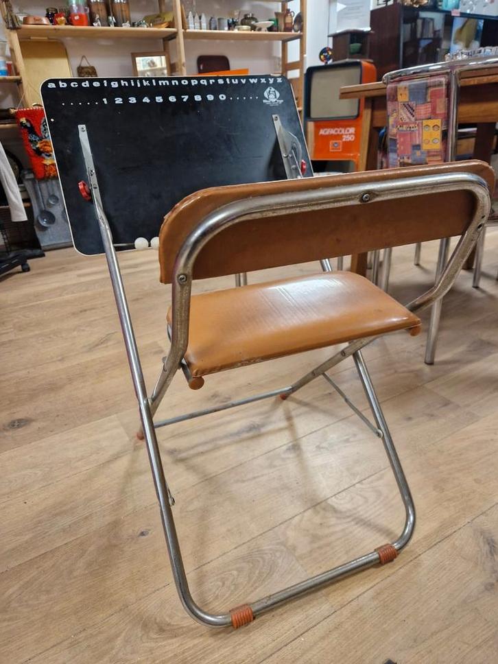 Vintage Italiaans kinderbureau met schoolbord en stoel, Huis en Inrichting, Bureaus, Gebruikt, Ophalen