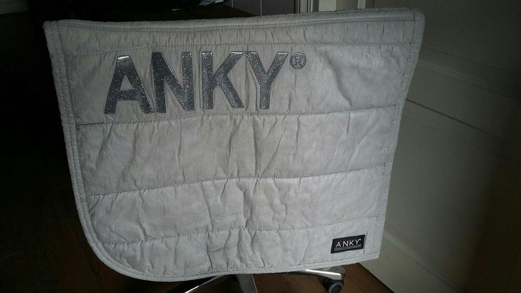 Anky pad dressuur dekje Full Glitter zilver grijs, Dieren en Toebehoren, Ophalen of Verzenden, Zo goed als nieuw, Dekje