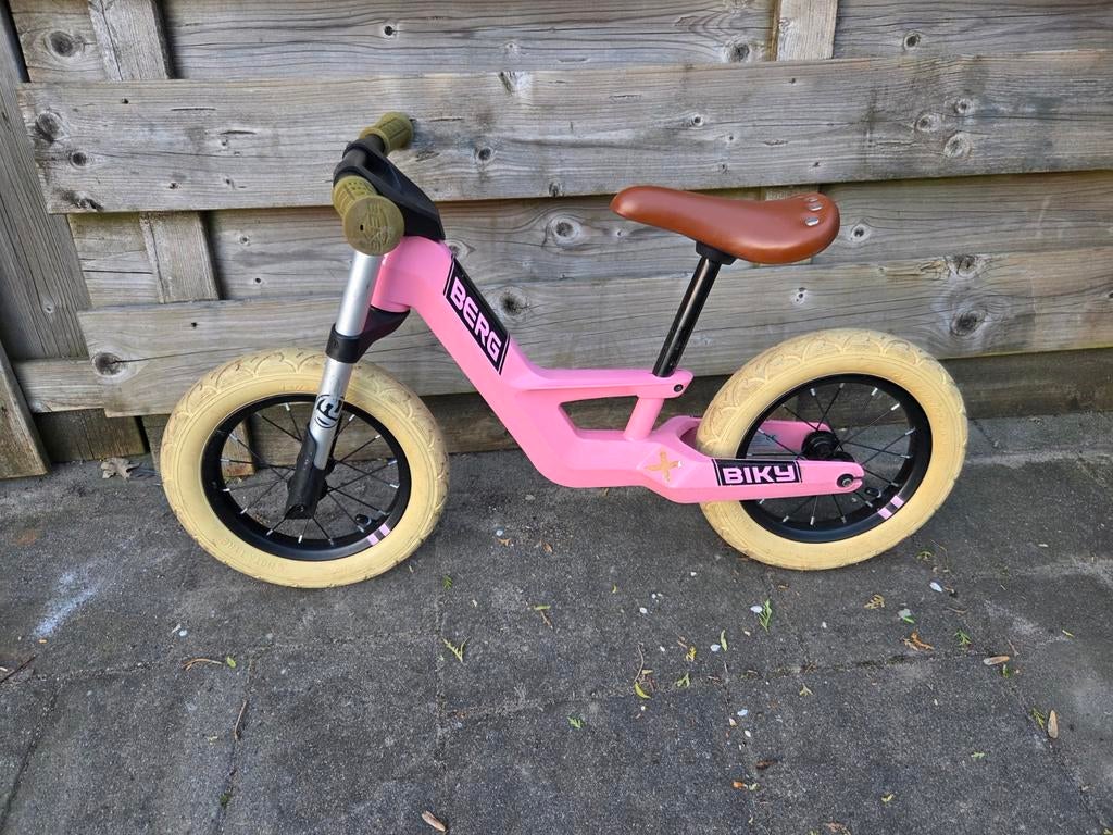 Berg Biky retro roze loopfiets, Ophalen, Zo goed als nieuw, Loopfiets