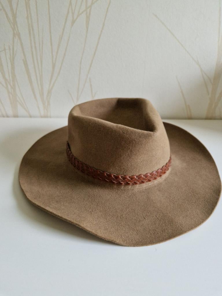 Akubra Snowy River hoed 57 - Australische Outback Stijl, Hoed, Akubra, Ophalen of Verzenden, 57 cm (M, 7⅛ inch) of minder