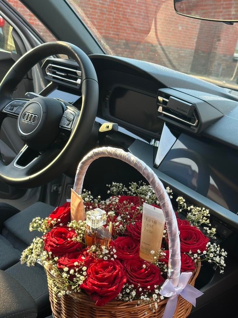 Prachtige rieten mand als giftbasket, Ophalen, Nieuw