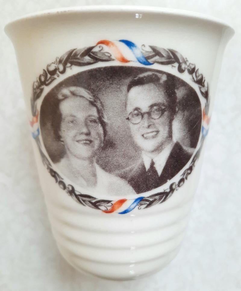 Beker van Juliana en Prins Bernard, Ophalen of Verzenden, Gebruikt, Nederland, Servies