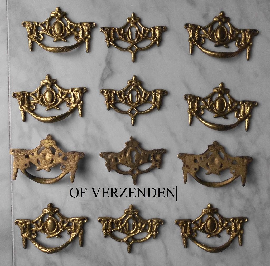 Oud empire meubelbeslag ,kastbeslag brons ., Ophalen