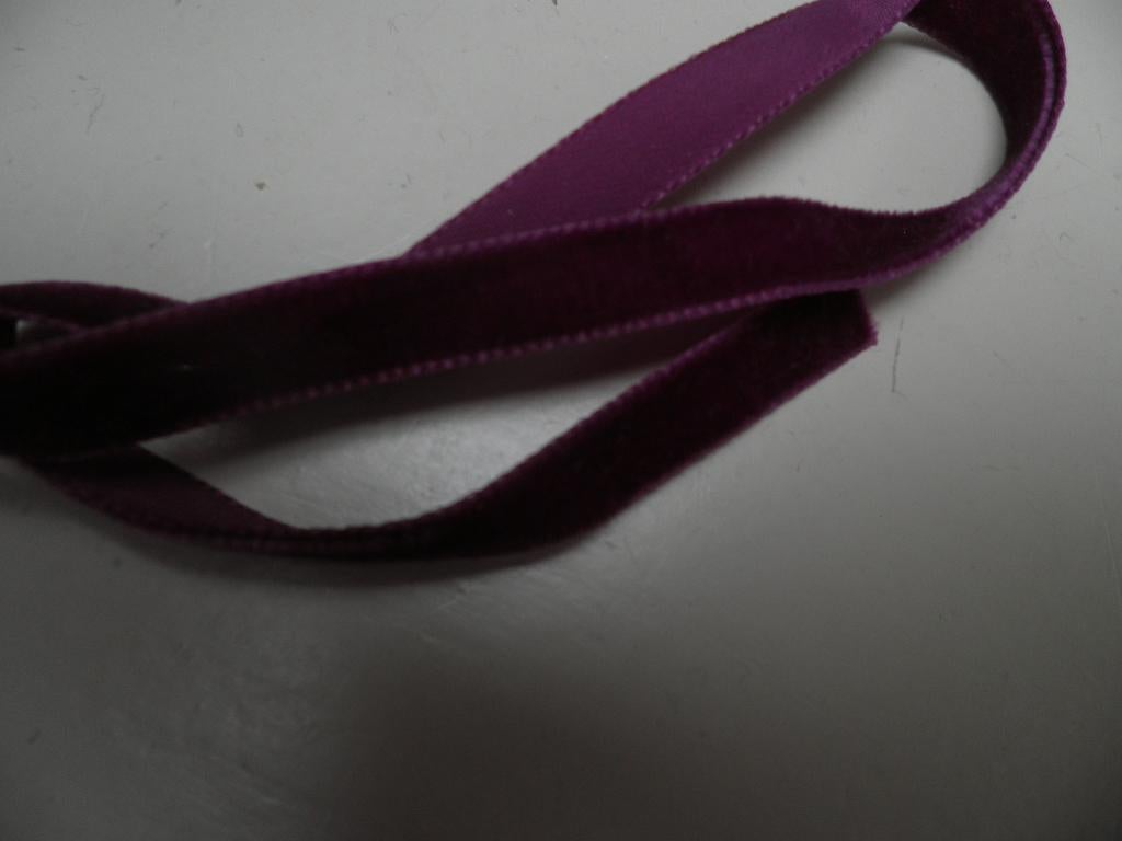 Zolderopruiming-mooi paars/rose fluweelband,9 mm breed, Ophalen of Verzenden, Nieuw, Lint, Band of Elastiek