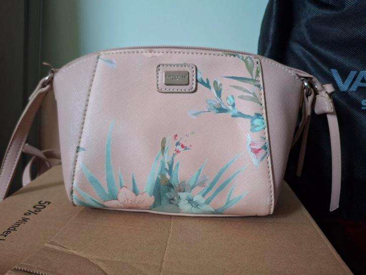 Roze schoudertasje met 2 opbergvakjes - Zo goed als nieuw, Sieraden, Tassen en Uiterlijk, Tassen | Schoudertassen, Zo goed als nieuw