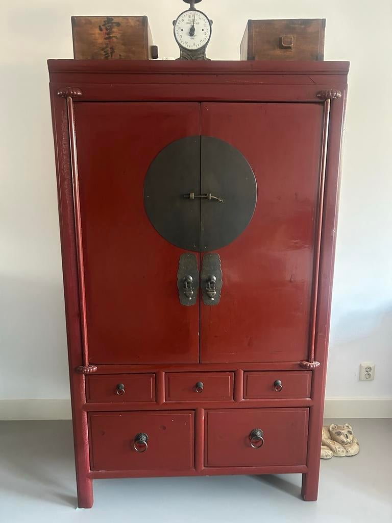 Antieke Chinese Kast - Rood Gelakt Hout met Messing Beslag, Huis en Inrichting, Kasten | Overige, Ophalen of Verzenden
