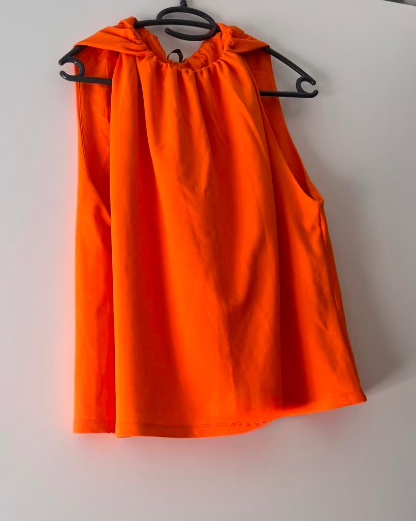 Fel oranje top van Zara, Kleding | Dames, Tops, Ophalen of Verzenden, Zo goed als nieuw, Oranje, Zonder mouw
