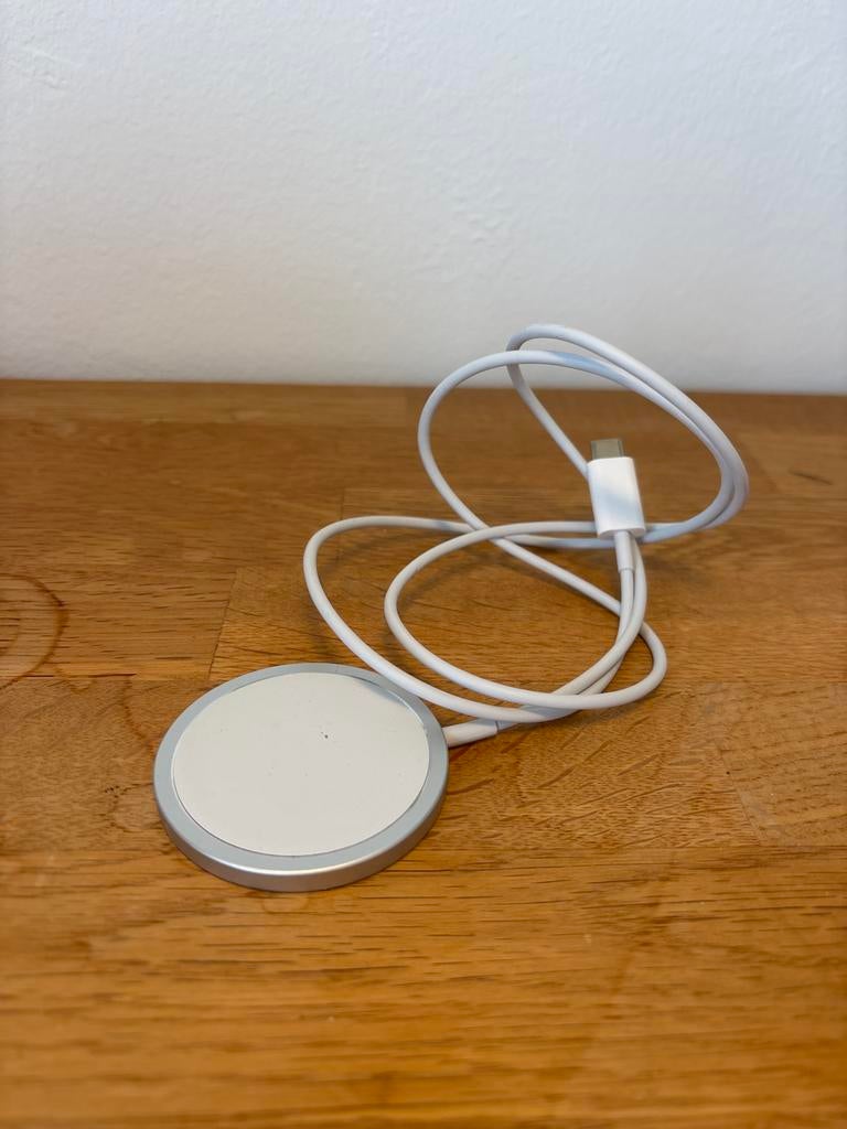 Apple MagSafe Oplader - Draadloos Opladen, Telecommunicatie, Mobiele telefoons | Telefoon-opladers, Ophalen, Zo goed als nieuw