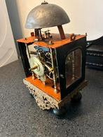 Groot fries stoelklok uurwerk., Ophalen