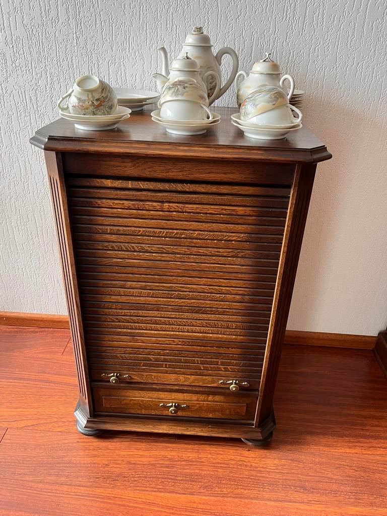 Mooi degelijke kwaliteit tv ,radio kastje met rolluik, Huis en Inrichting, Kasten | Televisiemeubels, Ophalen, 50 tot 100 cm, Zo goed als nieuw