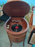 Antieke wind-up grammofoon met eiken meubel, Ophalen