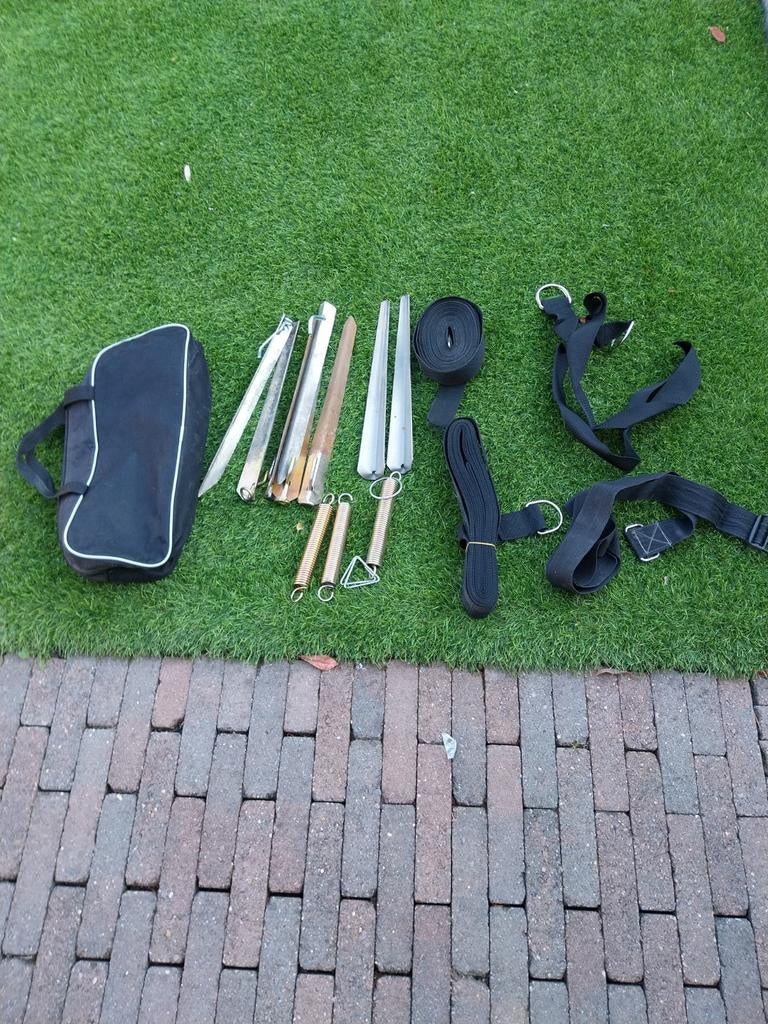 Stormbanden met toe behoren, Ophalen