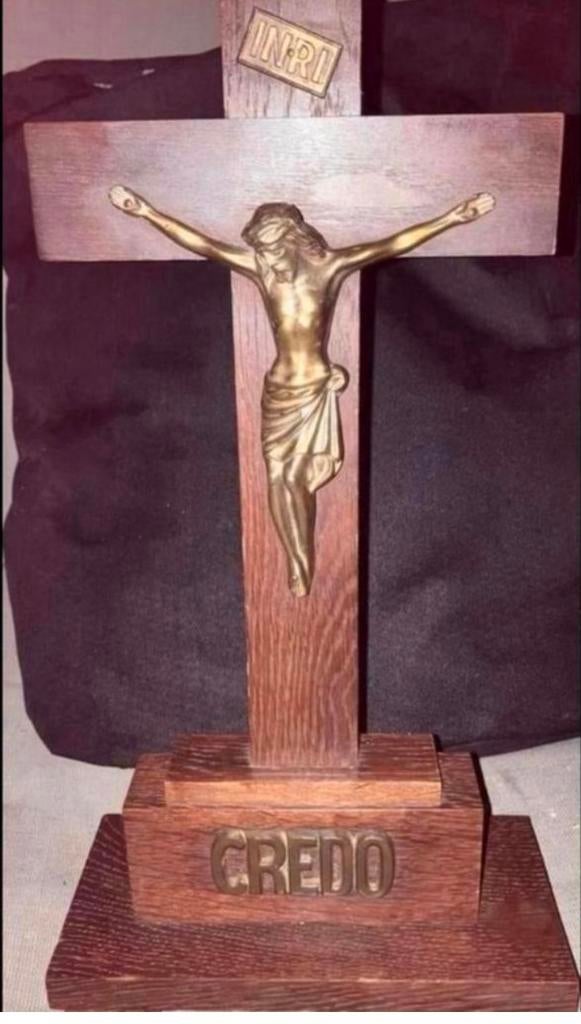 Crucifix antiek, mooie staande uitvoering, Ophalen of Verzenden