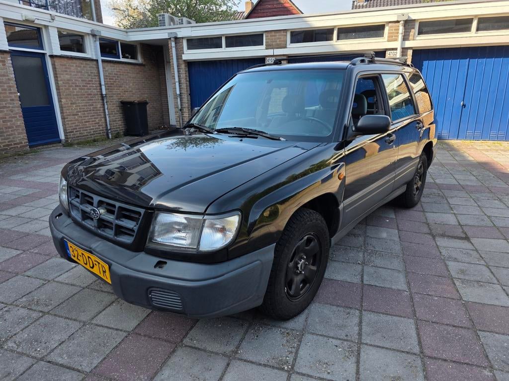 Subaru Forester 2.0 92KW 1999 Zwart, Auto's, Subaru, 4 cilinders, Zwart, Vierwielaandrijving, SUV of Terreinwagen