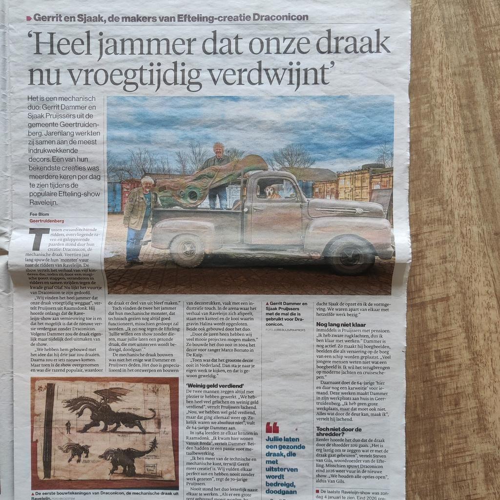 Makers van Efteling-creatie Draconicon (Raveleijn) Krantart, Ophalen of Verzenden, 1980 tot heden, Nederland, Knipsel(s)