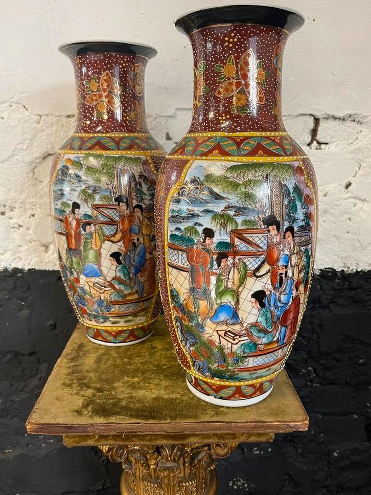 Set 2 vintage Chinese porseleinen vazen prachtige kleuren, Antiek en Kunst, Antiek | Vazen, Ophalen of Verzenden