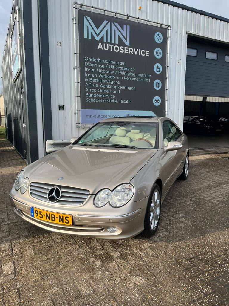 Mercedes-Benz CLK 2.6 Clk240 Coupe AUT 2003, Auto's, Mercedes-Benz, Automaat, Achterwielaandrijving, 2597 cc, Beige