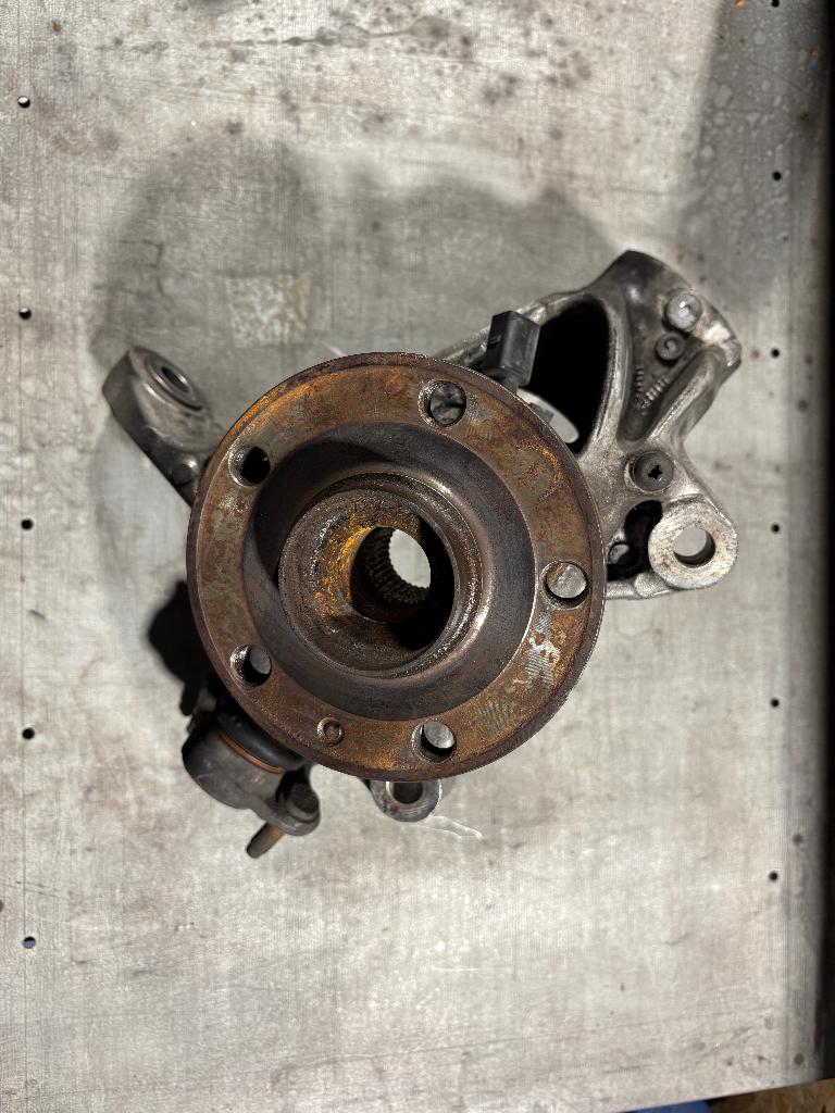Fusee houder rechts voor Volkswagen Golf 7R GTI 5Q0407258A, Ophalen of Verzenden, Gebruikt, Seat
