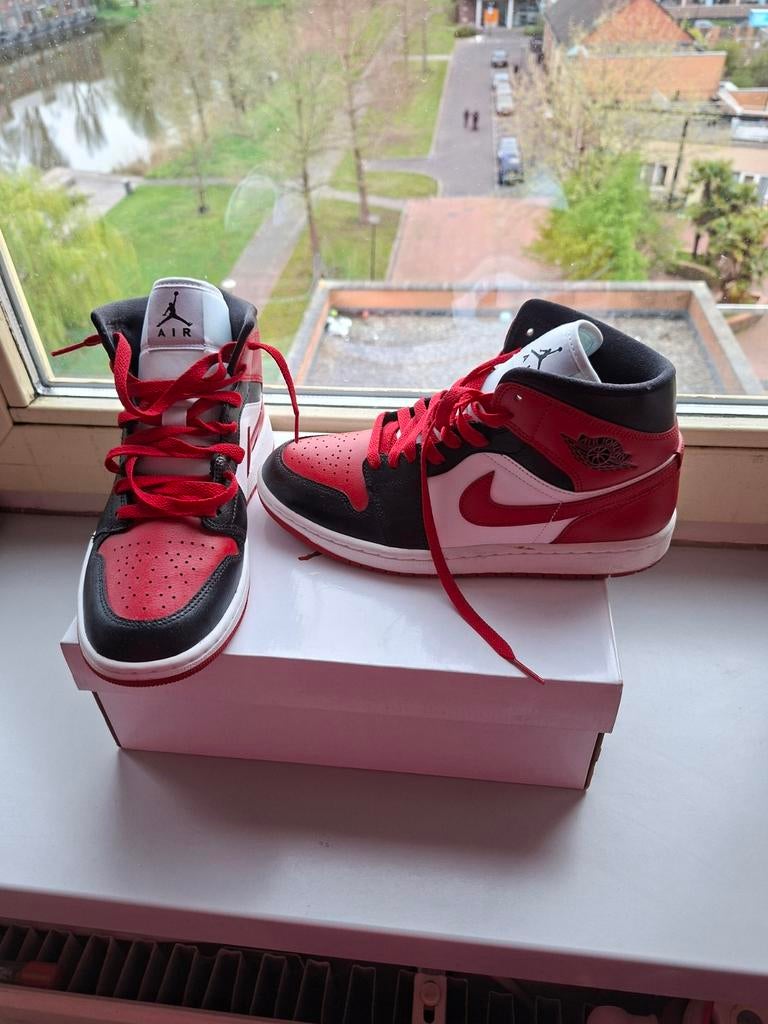 Nike air jordan mid 1, Sport en Fitness, Basketbal, Ophalen, Nieuw, Schoenen