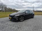 Volvo V40 R-design 2.0 D2 2015 Zwart + Winter pack, Auto's, Volvo, Voorwielaandrijving, Emergency brake assist, 4 cilinders, 1969 cc