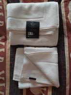 set van 2 Christian Lacroix badtapijten Nieuw, Verzenden, Nieuw, Wit, Badmat