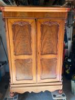 Houten kledingkast met lades en planken, Ophalen