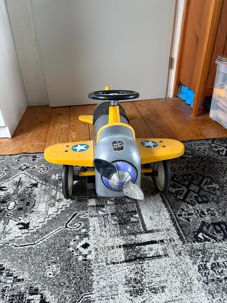 Leuk aluminium loopvliegtuig voor kinderen, Kinderen en Baby's, Speelgoed | Buiten | Voertuigen en Loopfietsen, Ophalen, Gebruikt