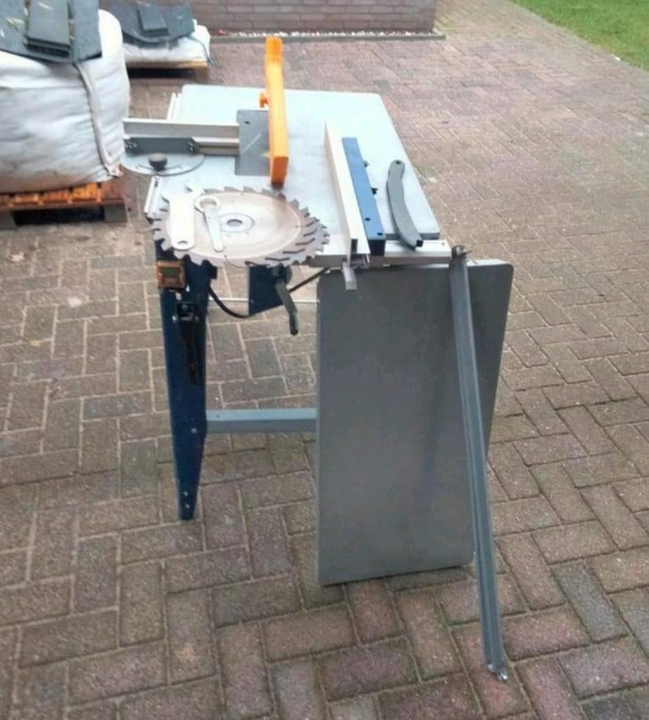 Proffesionele zaagtafel 'gewone stekker', Doe-het-zelf en Verbouw, Gereedschap | Zaagmachines, Ophalen, Cirkelzaag, Zo goed als nieuw