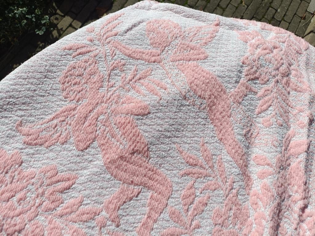 Romantisch roze sprei met cherubijntjes 2.50 x 2.30 mt (RV4), Gebruikt, Tweepersoons, Ophalen of Verzenden, Deken of Dekbed