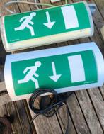Nooduitgang borden 2x, Ophalen of Verzenden, Gebruikt, Minder dan 50 watt, Lamp met armatuur
