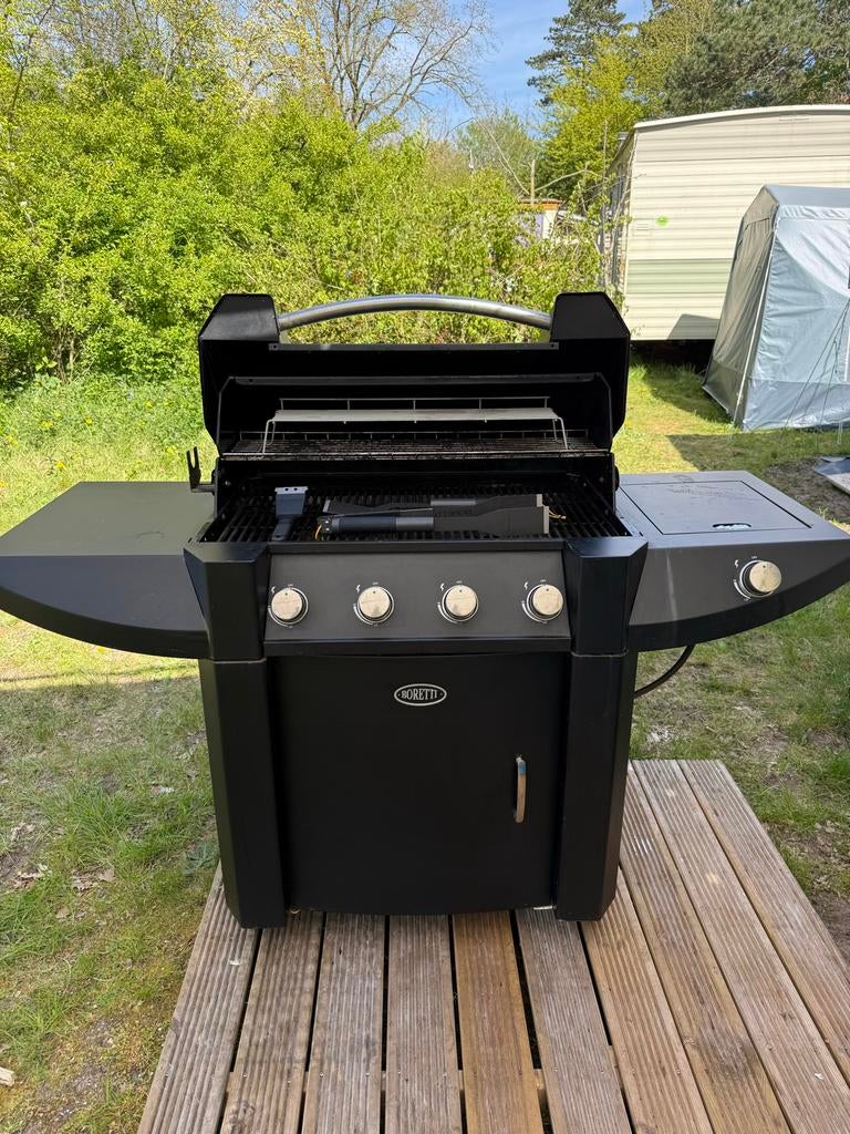 Boretti Gas BBQ met 4 branders en zijbrander, Ophalen, Gebruikt