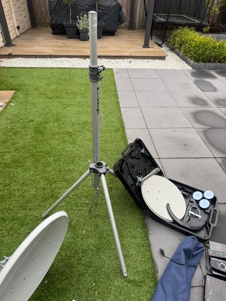 Schotelantenne voor camping, Ophalen, Gebruikt, (Schotel)antenne, Overige merken