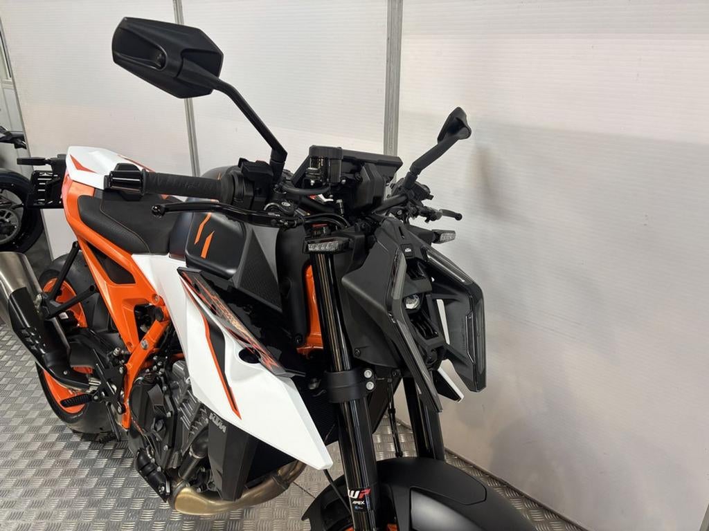KTM 990 Duke R (bj 2025 model 2026), Motoren, Motoren | KTM, 2 cilinders, KTM, Motorrijbewijs A, Bedrijf
