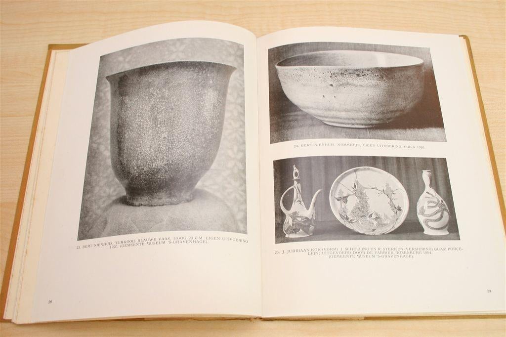 Pottenbakkerskunst [1927] — Art Deco uit de Toegepaste Kunst, Ophalen of Verzenden, Gelezen